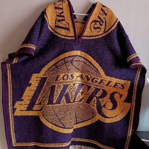 Los Angeles Lakers Poncho Used Excellent Condition